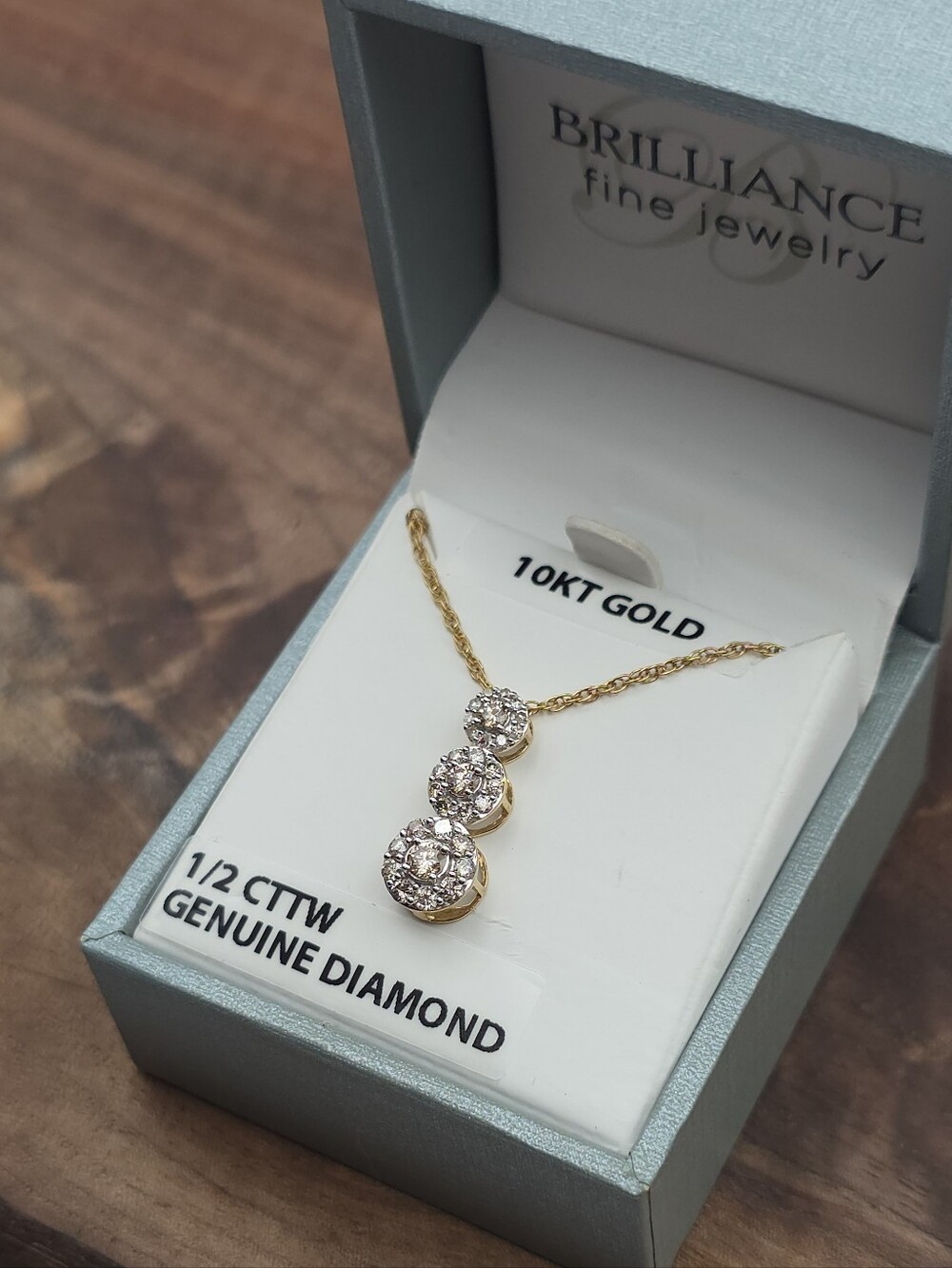 Vintage 10k Gold .5Ctw Tiered Graduated Diamond Pendant & Necklace Snowman